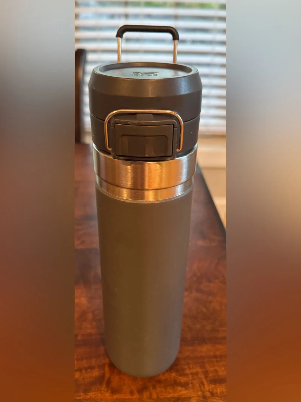 ☕ Stanley Classic 24 oz Vacuum Insulated Travel Mug 🩶
